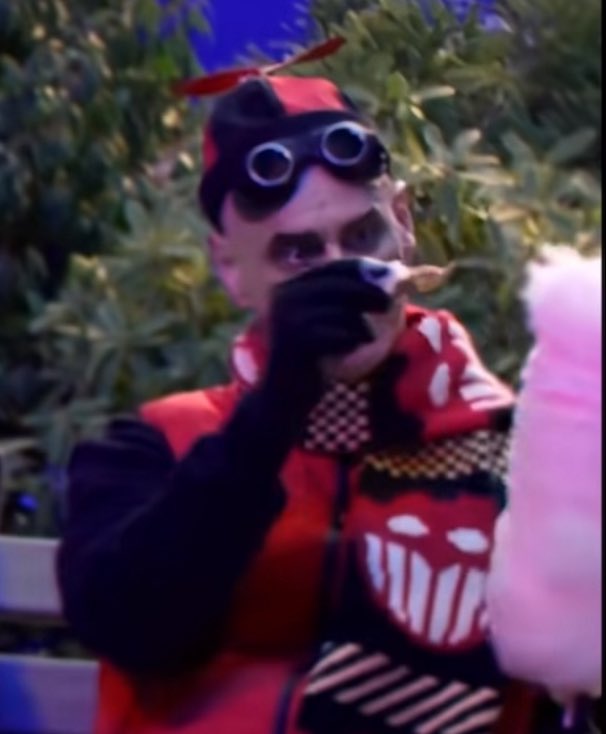 Juvxii_'s tweet image. The curiosity of a 4 day old