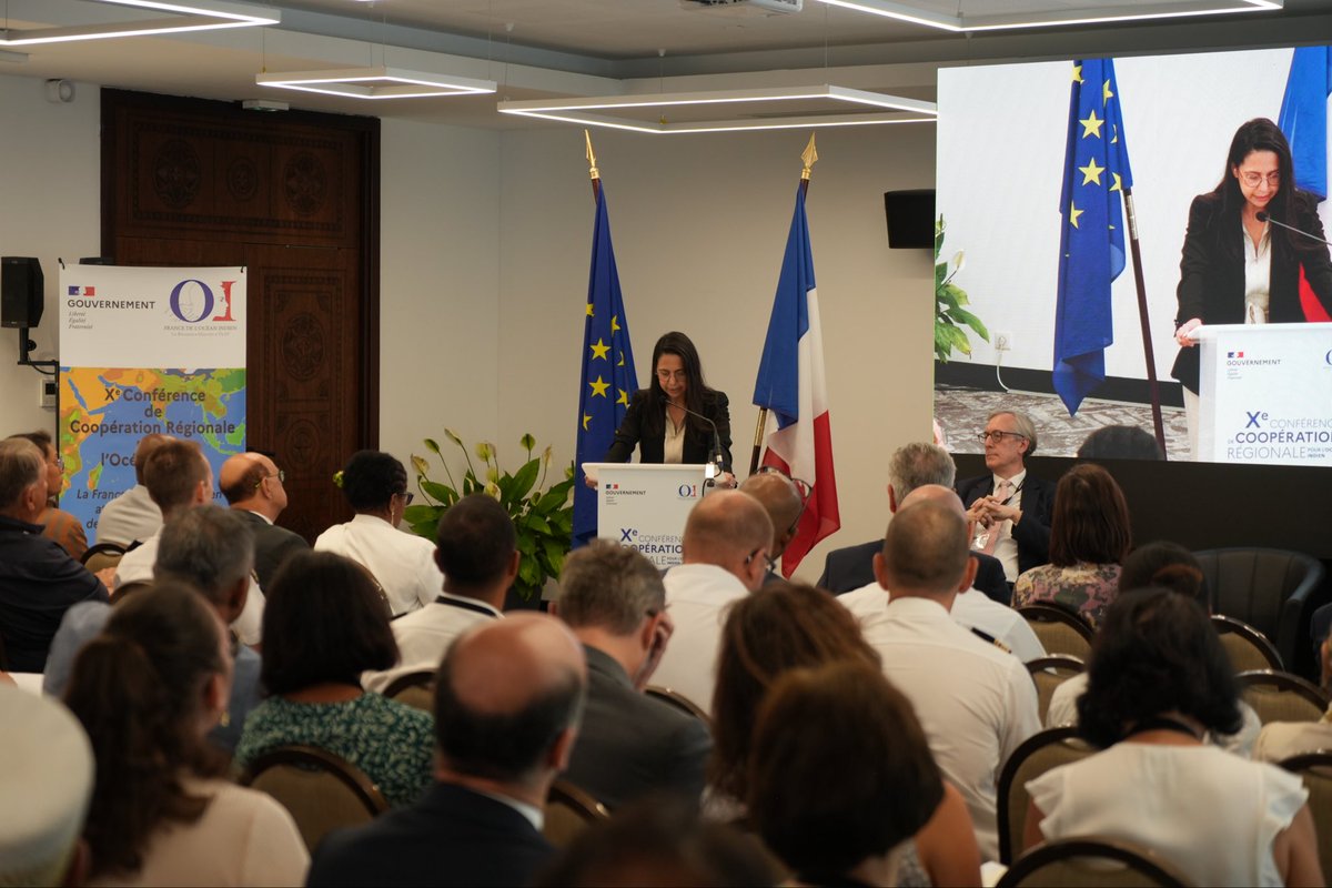 NaimaMoutchou's tweet photo. Je clôture deux jours de travaux intenses à la Conférence de Coopération Régionale #CCR-OI avec une conviction: la France de l’Océan Indien est en train de prendre toute sa place dans cette région du monde.

Nous avons fixé un cap clair et une méthode, sur la base du Document d’orientation stratégique commun, pour faire de cet espace un véritable hub économique, universitaire et diplomatique. Une ambition partagée avec et par tous: élus, ambassades, acteurs économiques, associatifs, académiques.  

Une dynamique est lancée. Nous allons l’amplifier parce que c’est ici aussi que la 🇫🇷 renoue avec la puissance.