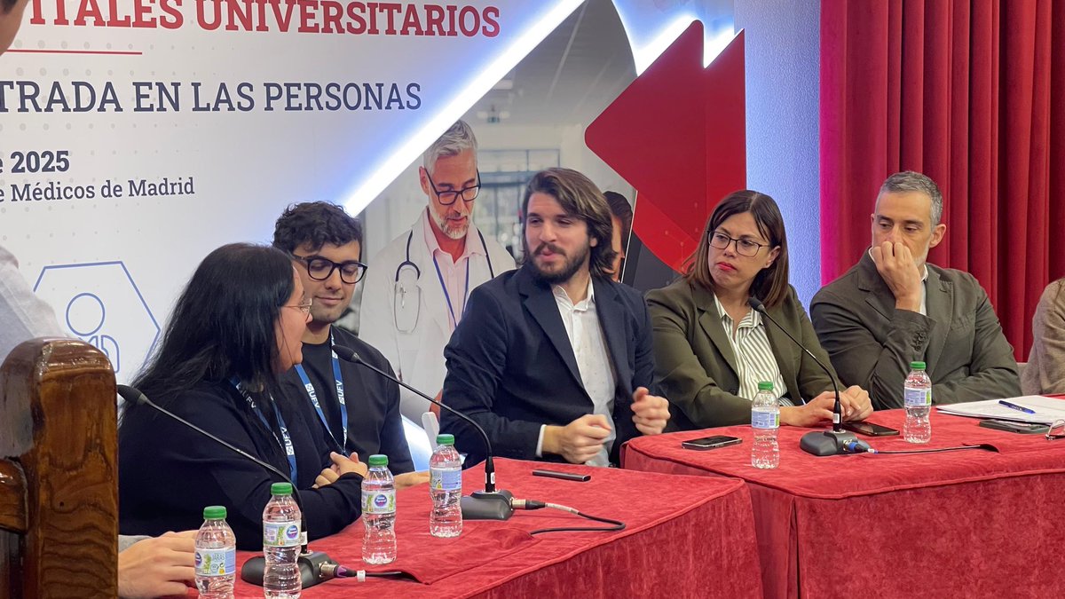 Estoy muy muy contenta de haber podido participar en esta mesa debate para hablar sobre las prácticas clínicas en medicina e intentar mejorarlas de cara a nuestros compañeros. 
Qué importante es que nos apoyemos unos a otros y nos comuniquemos para cambiar las cosas 🫶🏼