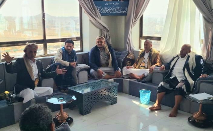 اجتماع بتعز يناقش سير أداء المكاتب التنفيذية

💢 مكتـب الإعــلام م/تعـــز

السبت، 09 جمادى الآخرة 1447هـ 
الموافق، 29 نوفمبر 2025م

ناقش اجتماعٌ عُقد اليوم بمحافظة تعز برئاسة القائم بأعمال المحافظ أحمد المساوى، سير أداء المكاتب التنفيذية. 

وفي الاجتماع الذي ضم عددًا من الوكلاء