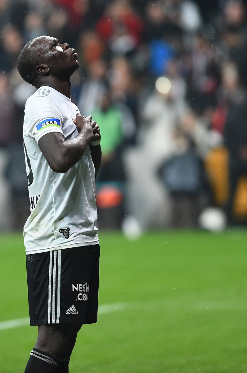 Konu Şenol Güneş veya Sergen yalçın konusu değil. 

Futbol basit bir oyun, gs dahi Osimhen yokken basitleşiyor, Anlatabiliyor muyum ?