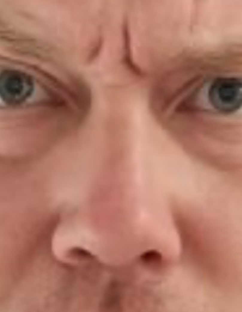 🎵Det är så logiskt, alla fattar utom du
Du har inte en aning, du har inte en aning, aning
Det är så logiskt, alla fattar utom du
Du har inte en aning, att jag tänker på dig precis just nu🎵

Kan någon tagga in honom?