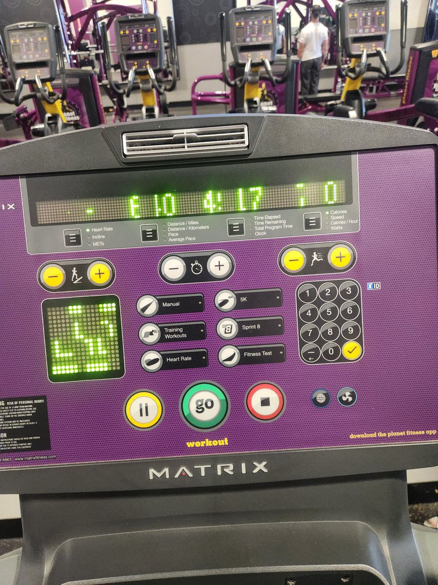 kaminjaw's tweet photo. Ran a 10k in under 50 minutes today. Very hype 💯💯

Of course my camera didnt catch it clearly though. 

49:17 but going to see if i can do any better by the end of the year! https://t.co/VvXYCD9DvP