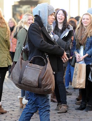 blueblrdhoneyy's tweet image. something about the night changing