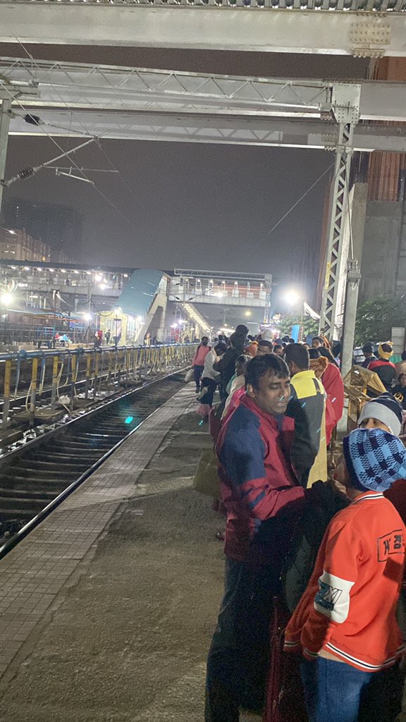 geniusabhi85's tweet image. Today was full of drama at Yeswantpur—first announced at Platform 1, then suddenly Platform 6, and again back to 1. Still no train! Such mismanagement. #IRCTC
@RailMinIndia @Central_Railway #TrainDelay #PassengerInconvenience #RailwayIssues #PlatformConfusion #TravelStress