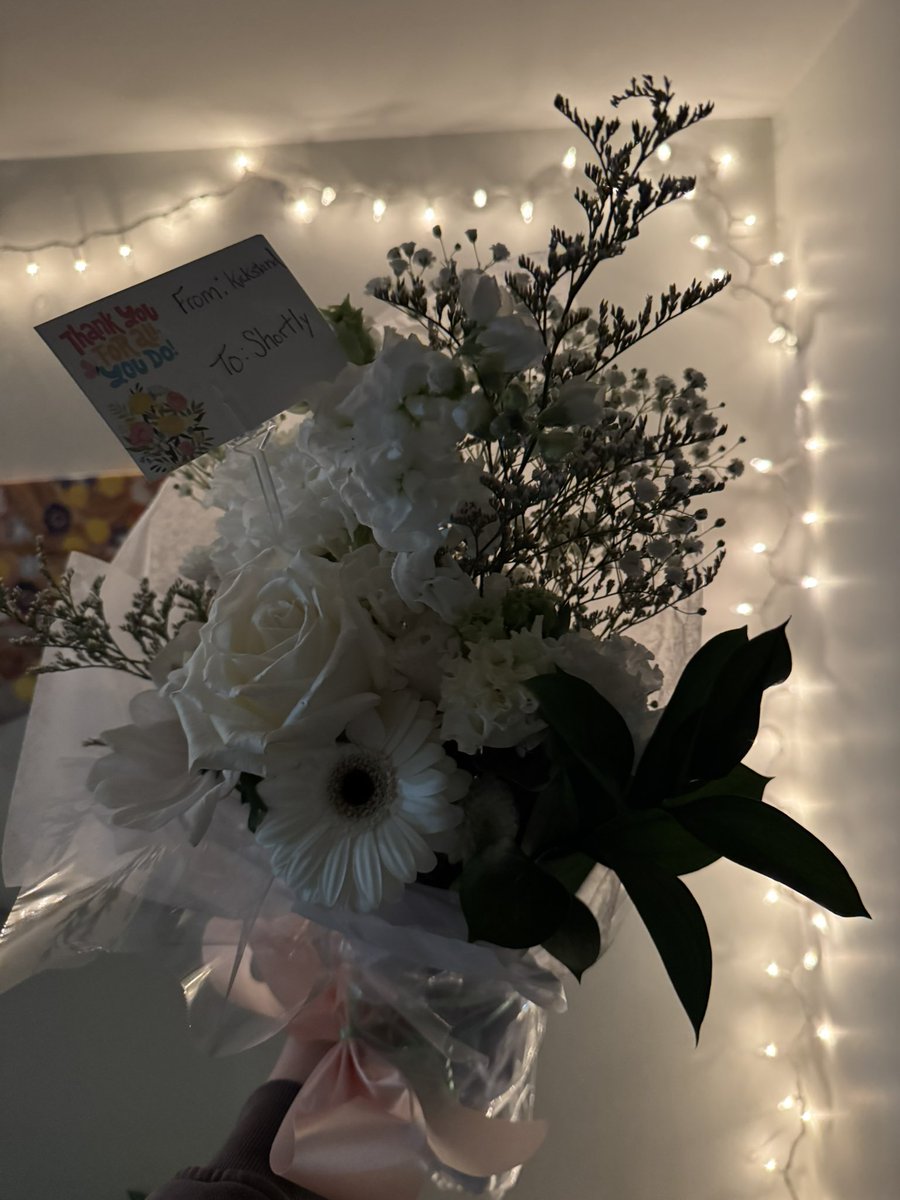 Last night was so special!! Thank you to everybody who came early enough to catch my set. It was just so great and such a warm welcome back.