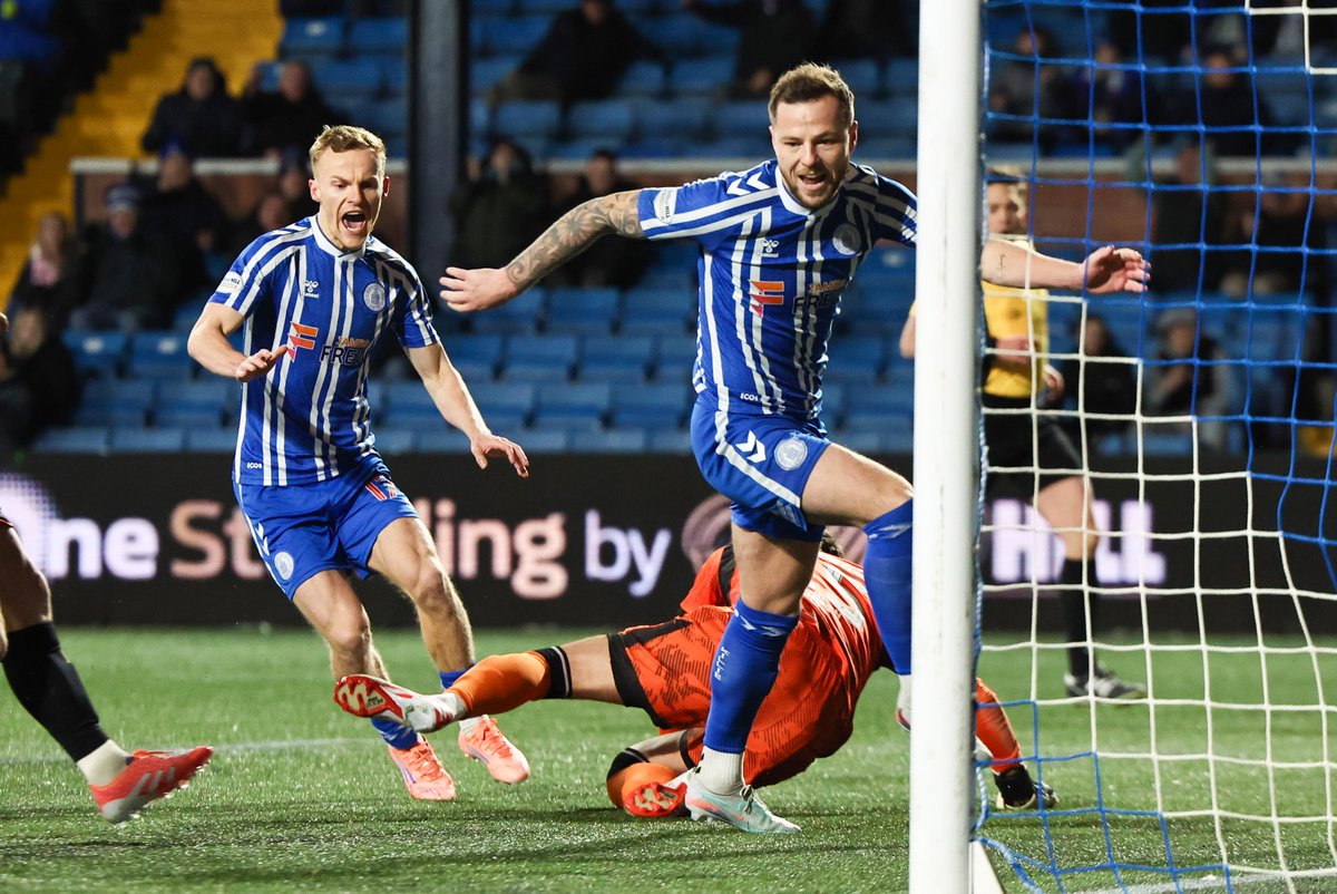 🍊 Half-time!

A tale of two spot-kicks as Dundee United trail 1-0 at the break courtesy of a Bruce Anderson goal

Kilmarnock 1-0 United

Follow all the updates

👇👇

thecourier.co.uk/fp/sport/footb…