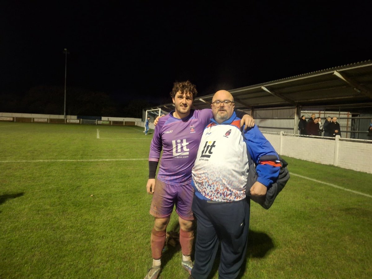 FC_Clacton's tweet image. 🚨| MOTM!

Today&apos;s @litfibre Man of the Match was Finley Watts!👏👏

Pictured with club secretary and loyal supporter Karl “Tractor” Sillett!💪💙❤️

#Seasiders #FCC #Clacton #Essex