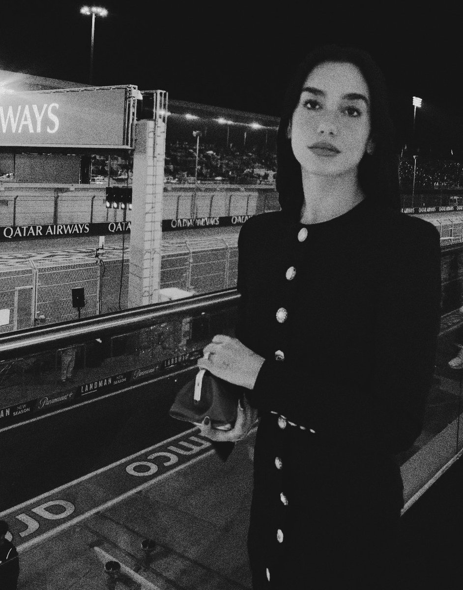 mstrpiecx's tweet photo. โ โน๏นซmอsอtอrอpอiอeอcอxอ โจพโ โบ
ยป ๐๏ธ New post โก personal log entry
โ โ๐ Oliviaโs Journal
โโ Tengo la mirada perdida porque volamos de Colombia a Catar y se logrรณ.
B/N para que no se vea lo mal que traigo la carita.
#QatarGPRP https://t.co/gC9ZPauAWo