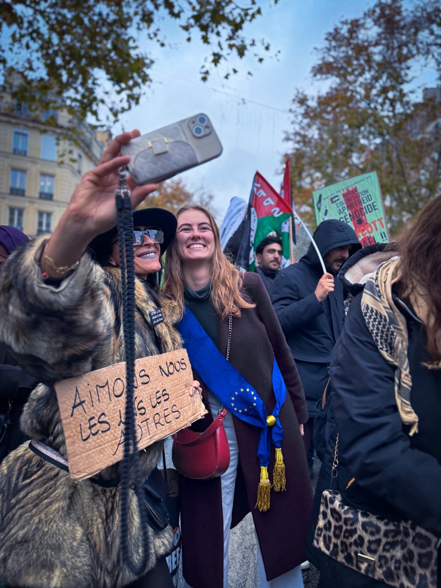 emma_frr's tweet image. 🇵🇸 78 ans de Nakba, 2 ans de génocide. 

Manifestation à Paris en solidarité avec la Palestine, toujours.

Fin du génocide, sanctions contre les dirigeants génocidaires israéliens et justice pour le peuple palestinien !