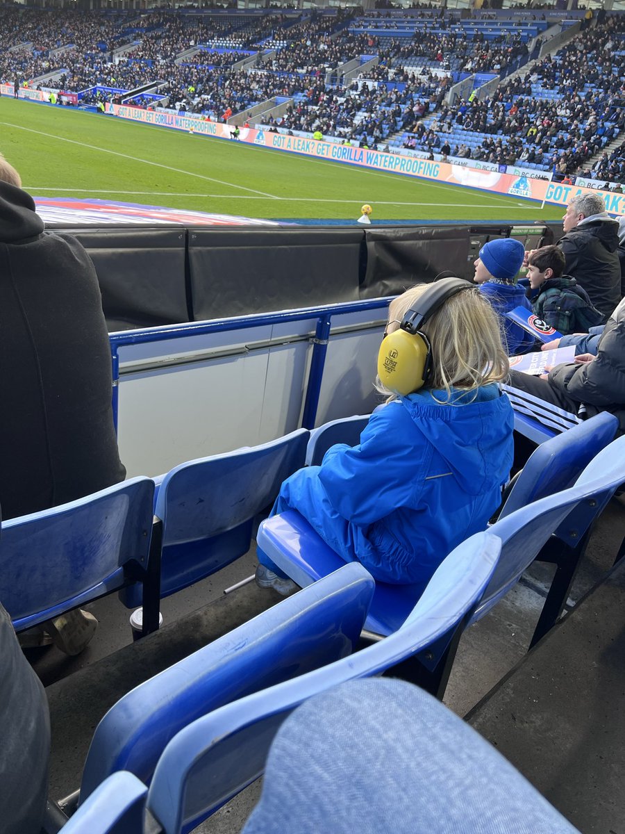 clean_up_guy's tweet photo. @LCFC I love this club , from going down with the ol man and my nana at filbert street to now taking my own kids down thru thick and thin . But besides what’s going on the pitch you gotta get things right as a club . No filbert 🦊 at HT is unacceptable. Our youth is future https://t.co/K99rr13NAn