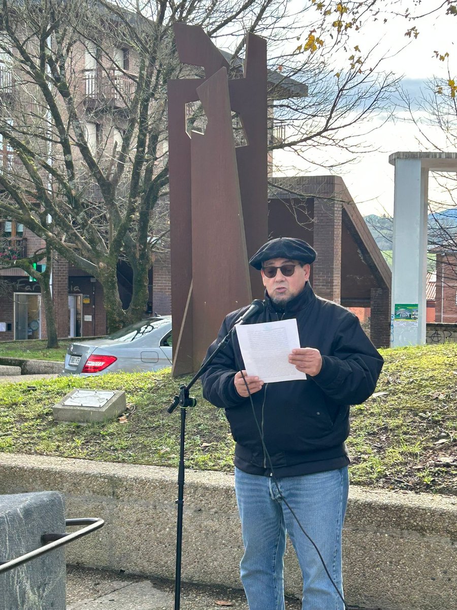 Gaur Altzako Plazan Adania Shibliren "Detaile xume bat" eleberriaren irakurketa publikoa egin dugu euskaraz ozenki aldarrikatzeko Palestinaren giza eta nazio eskubideak