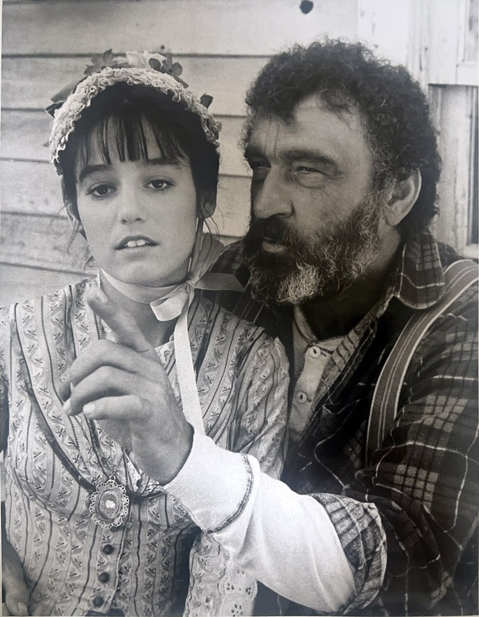 JillSchoelen's tweet image. 43 years ago today, I was honored to be the guest star on Little House on the Prairie. A bit of a difficult role for a 19 year-old actress playing blind “Jane Canfield.”  I loved being on Little House. It is such a beloved television series. ❤️❤️❤️

#littlehouseontheprairie #80s…