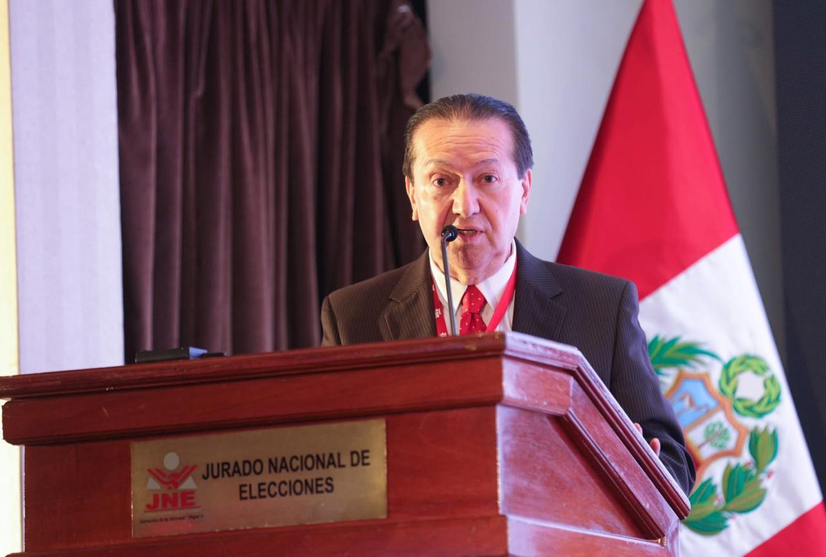 Fue grato participar como ponente en la mesa temática *Partidos políticos y campañas electorales en la era digital*, en el I congreso internacional *Justicia electoral y gobernanza en tiempos de IA*, convocado por el Jurado Nacional de Elecciones.