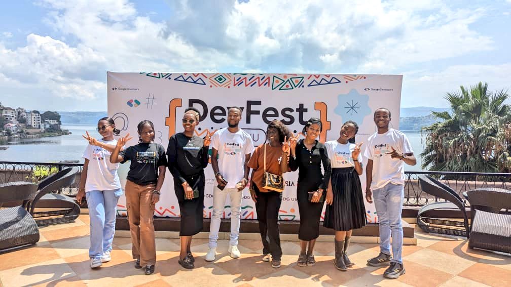 GdgBukavu's tweet image. Tout est bien qui finit bien 🥳🔥
Le grand rendez-vous de la Tech #DevFestKivu2025 s&apos;est terminé par cette suite de réseautage et séance Photo. 🥳🔥🥳

Nous disons Merci infiniment à vous tous. 

Restez brancher pour les prochaines dates.

Merci @GdgKivu @gdg_uvira @GdgBukavu