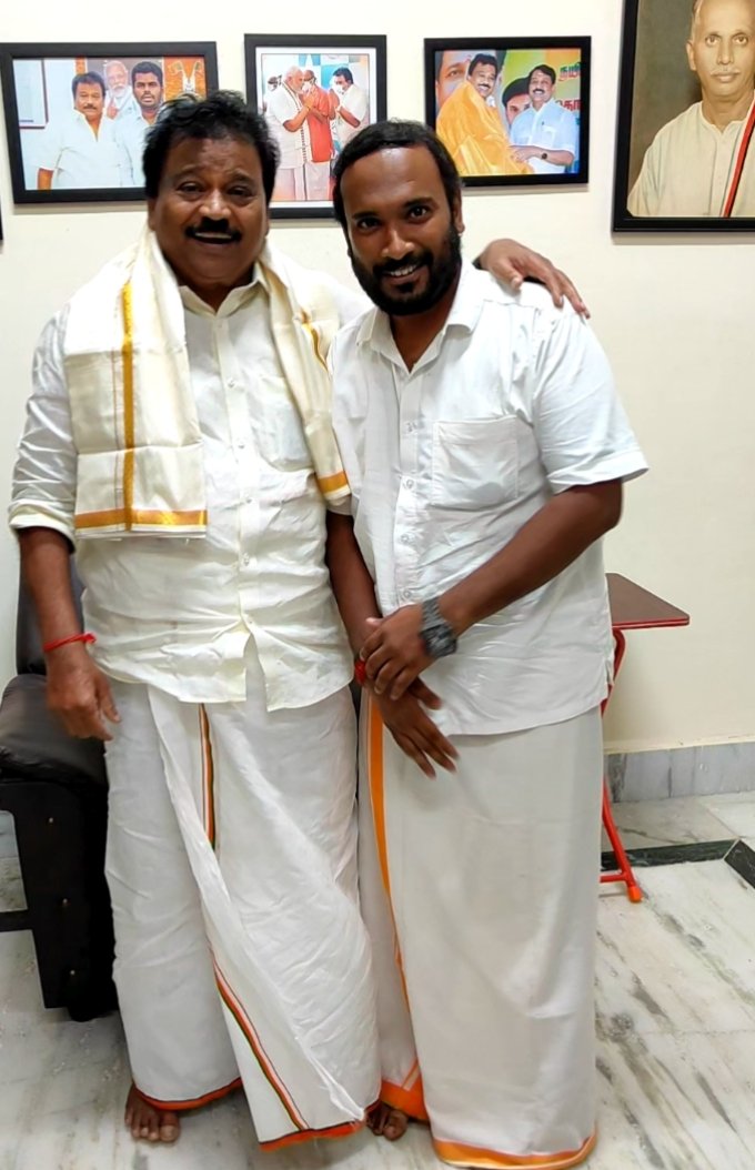 skkarthikbjp's tweet photo. @BJP4TamilNadu பாரதிய ஜனதா கட்சியின் மாநிலத் துணைத் தலைவர், அண்ணன் @agsambath Ex MLA அவர்கள், கல்விப் பிரிவுத் தலைவராக எனது அயராத உழைப்பை அன்புடன் பாராட்டி ��சிர்வதித்தார். 

அன்னாரின் கரங்களில் ஆசீர்வாதம் பெற்றது என் பெரும் பாக்கியம். இந்த ஊக்கம் மேலும் தீவிரமாகப் பணியாற்ற உறுதி அளிக்கிறது...

கல்விப் பிரிவுத் தலைவராக என் முயற்சிக்கு கிடைத்த பெரும் அங்கீகாரம் இது. இனி இலக்குகள் பெரிதாகும்!🙏

பாரத் மாதா கி ஜே 🇮🇳🚩