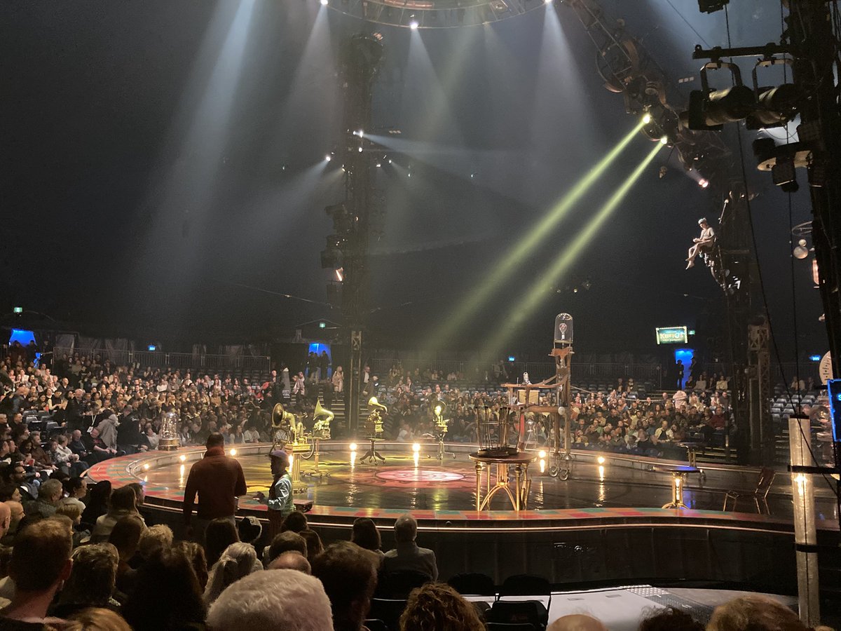 MPVissers's tweet image. In afwachting van Cirque du Soleil