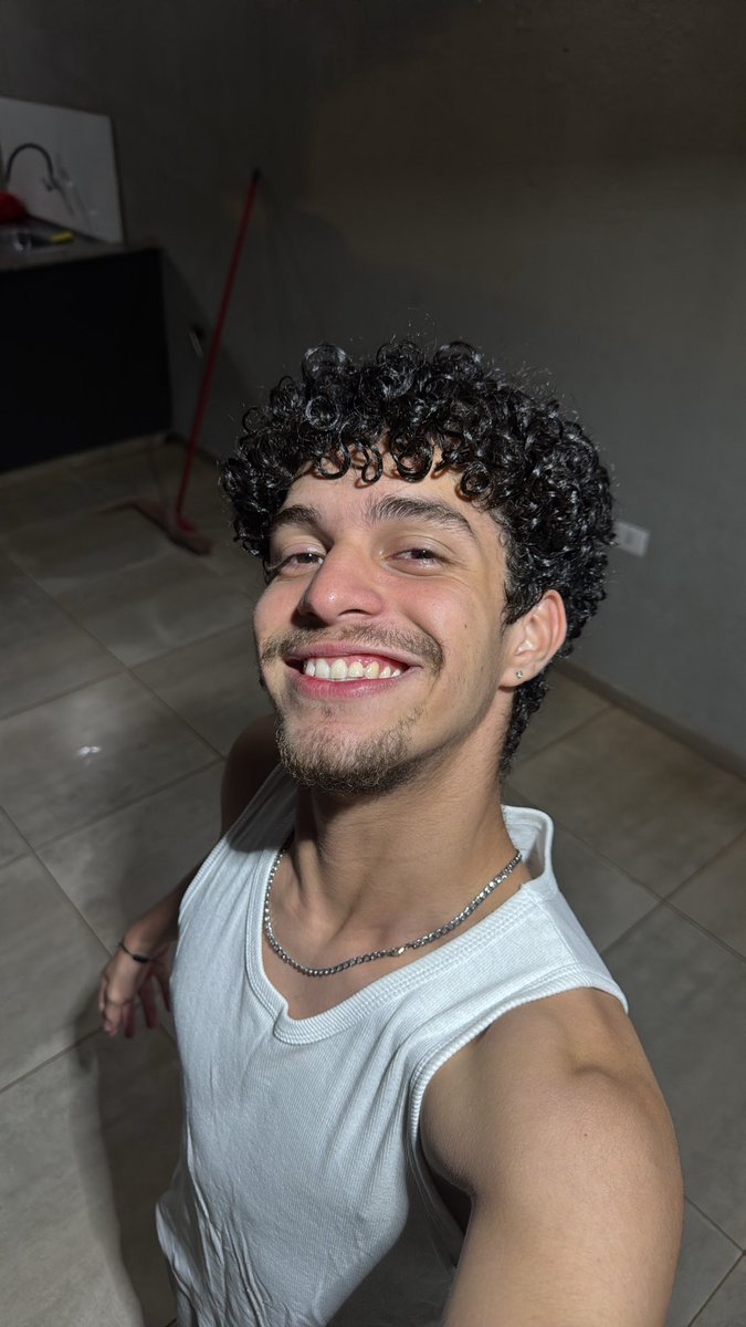 o cacho na EDUCARALHO ⍟ tweet media