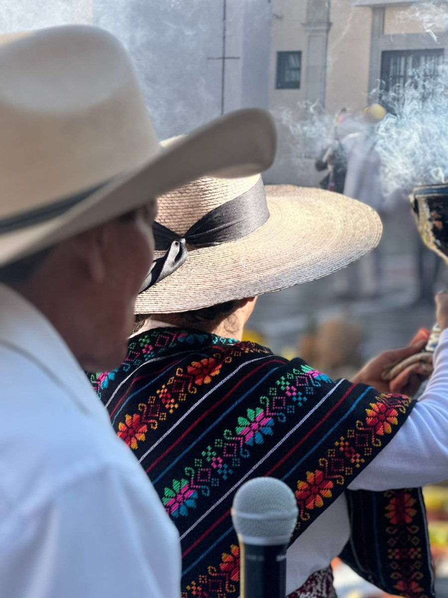 ✨ La Magistrada Indira Isabel García Pérez participó en el 10º Coloquio sobre Pueblos y Comunidades Originarias, un espacio de reflexión convocado por la Sala Regional Toluca del TEPJF y la Dirección de Asuntos Indígenas del Ayuntamiento de Lerma.

Su presencia refuerza el