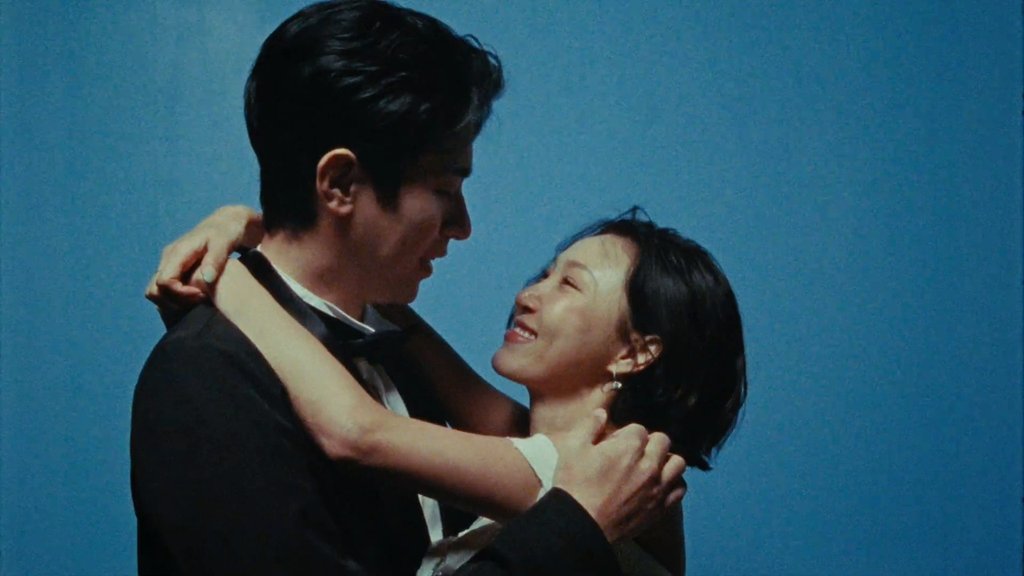 asiaticos_fofos's tweet image. MV &quot;Good GoodBye&quot; 🎶🥰🥹
#HWASA #ParkJeongMin