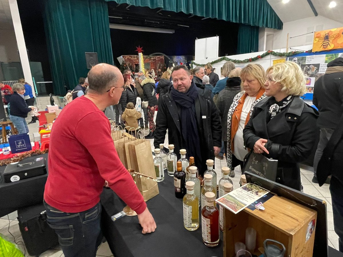 🤩 Ce week-end, c’est la 29ᵉ édition des Farfad’Haisnes !
Je vous la recommande vivement : l’ambiance est très belle et l’esprit de Noël des exposants et des participants est magnifique.