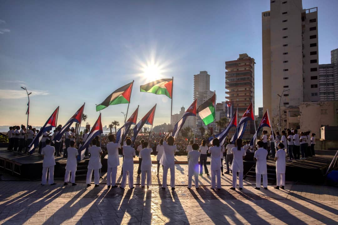 En el Día Internacional de Solidaridad con el Pueblo Palestino, #Cuba reitera su firme condena al genocidio de Israel y su invariable apoyo a la justa causa de nuestros hermanos palestinos.

#CubaConPalestina