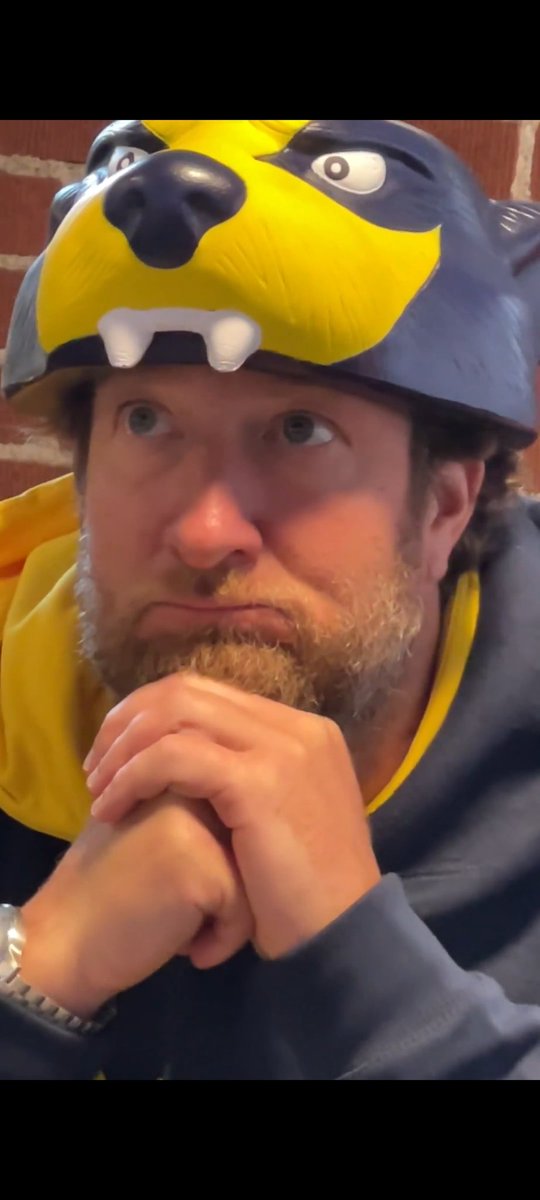 Chris Moore tweet media