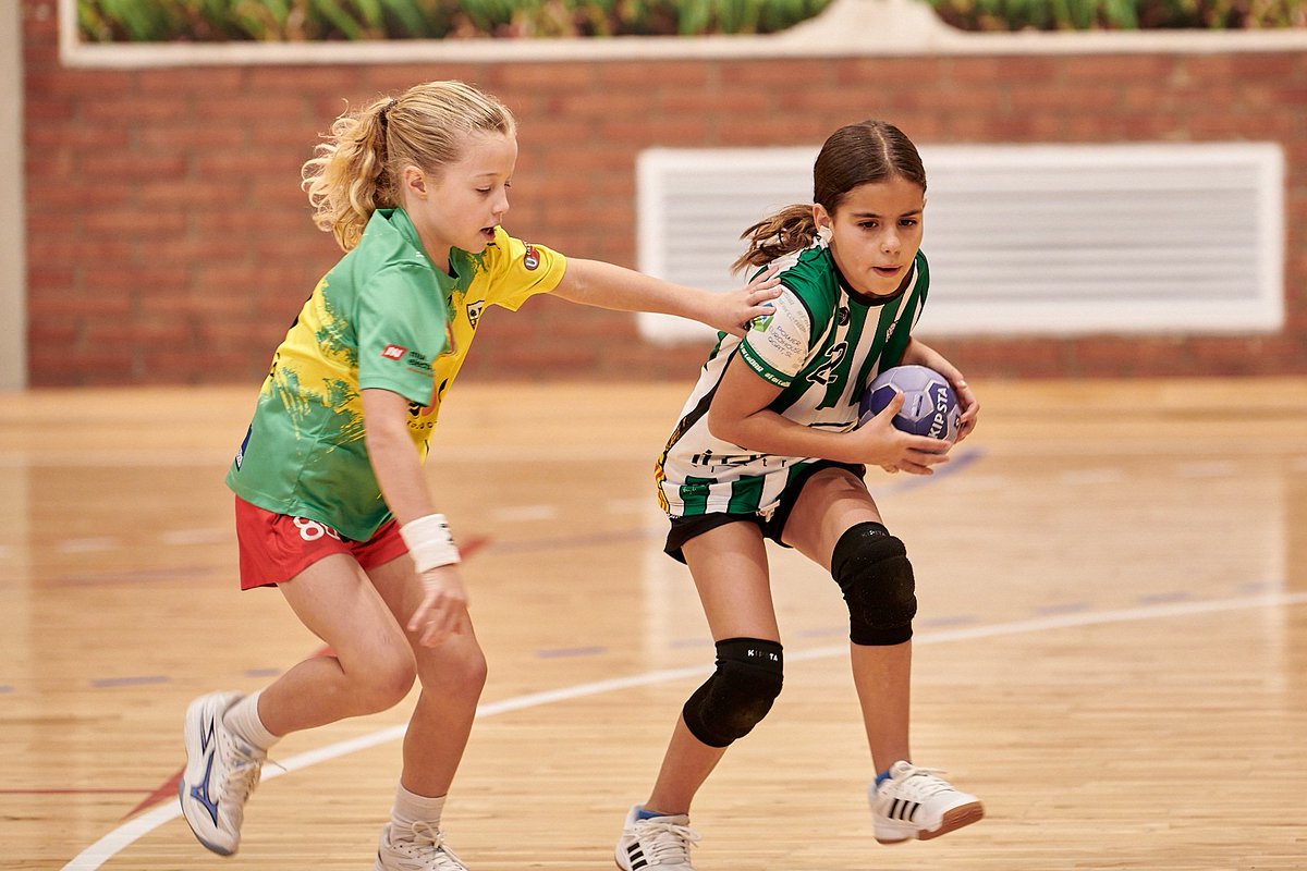 oargracia's tweet photo. 🤾‍♀️ Incorporat al web el reportatge de l'@oargracia - @BMBarbera1983 de categoria aleví femenina.

#forçaOAR @SbdEsportEduca @esportcat https://t.co/MNQFQ9ZFyj