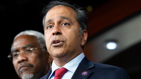 LeadingReport's tweet image. BREAKING: Democratic Rep. Raja Krishnamoorthi has reintroduced a bill to double the number of new H-1B visas issued annually.