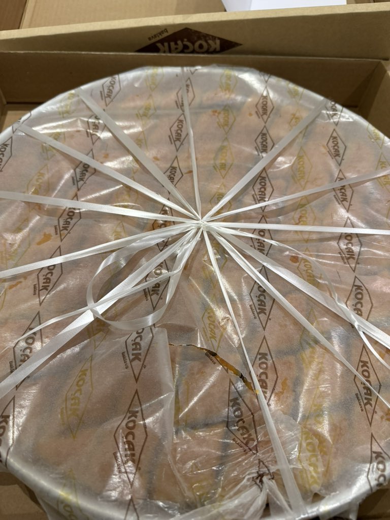 Pazartesi yenersek,
Salı sipariş,
Çarşamba herkes davetli
💛💙