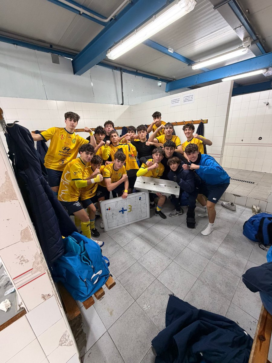 🟡🔵 1° Cadete reg- J10

90' | Remontada para traerse la victoria 
 
1️⃣ Victoria CF
3️⃣ CD Colegios Diocesanos
⚽ Lucas
⚽⚽ Nico

#VamosDioces 💛💙