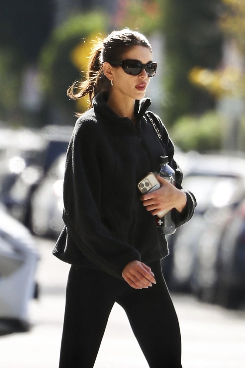 updatesofkaia's tweet image. Kaia Gerber out in Los Angeles - November 28th.