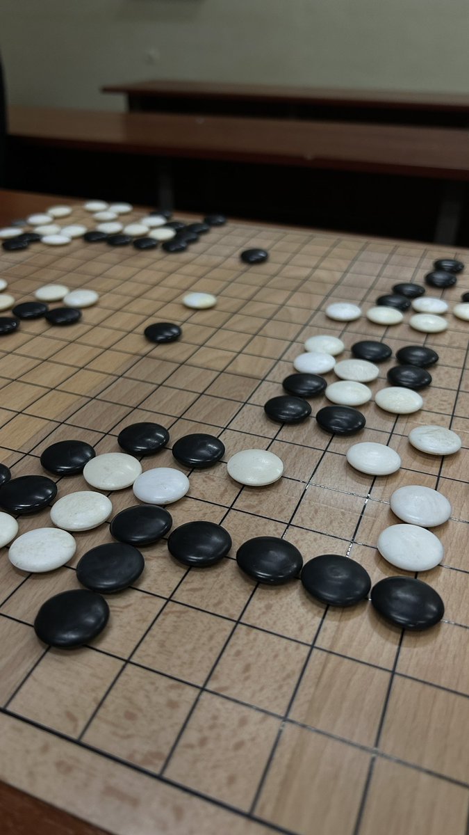 _kim_mi_yong's tweet image. знаєте де вчора була?? в клубі гри в Ґо!! ну гра справді зацікавила, думаю, що буду тепер ходити грати^^