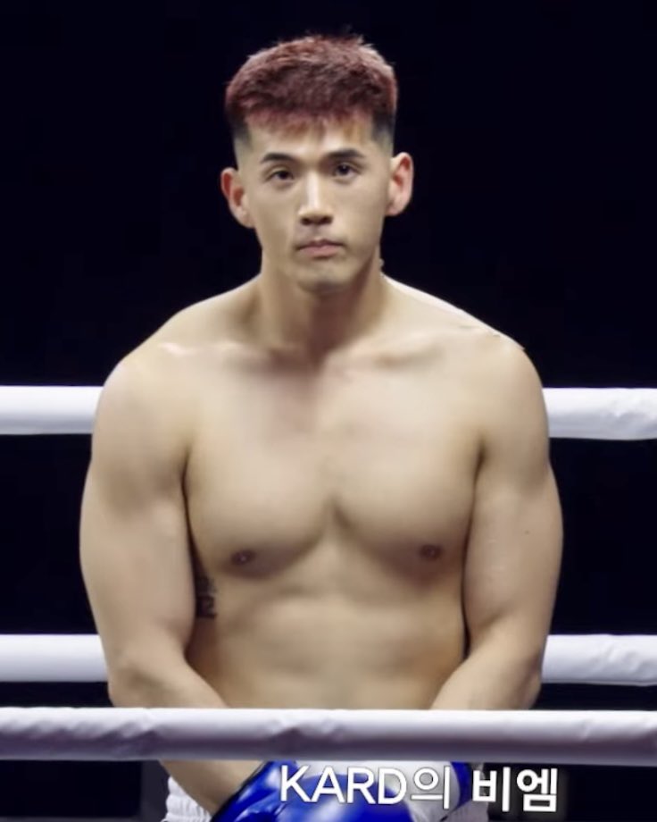 suho_jinyoung's tweet photo. KARD BM in ‘i am boxer’ 🥊 https://t.co/nzJjuZIc3H