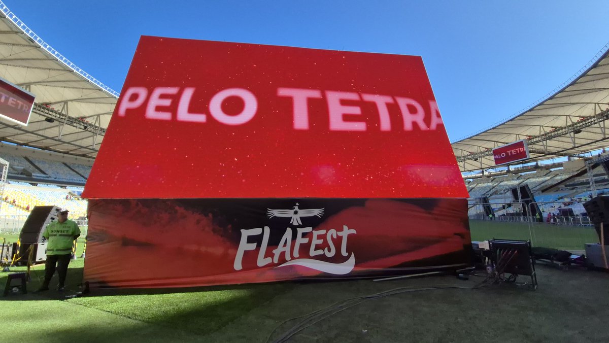 Um pouco de Lima no Maracanã. Estádio vai receber rubro-negros para a transmissão da final da Liberta. Portões foram abertos às 15h e o público vai chegando aos poucos. Às 16h30, tem shows de funk e rap no esquenta.