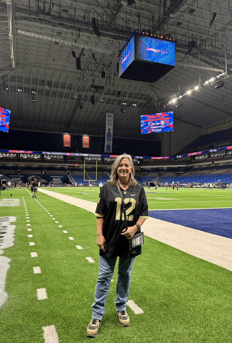 AWPTruck's tweet photo. GAME DAY!!! GO ARMY!
#BeatUTSA
@ArmyWP_Football
@GoArmyWestPoint @CrawdadsC2KO
@goblackknights
#AWPTruck https://t.co/dlK9H7bJ3V