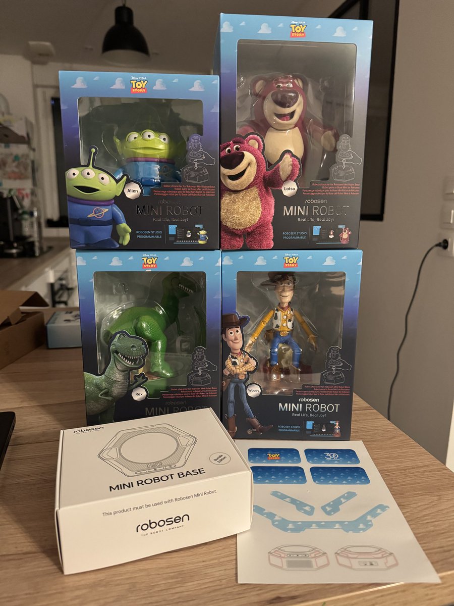 GohanBlog's tweet image. Des figurines ? Pas seulement ! Des robots via @RobosenUK et leur gamme Toy Story ! J’ai hâte de découvrir ça 😍