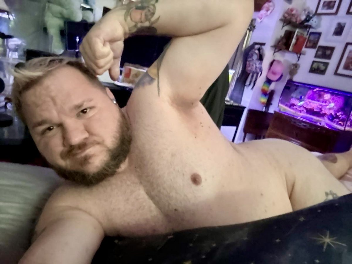 Accidentally found a good pose.