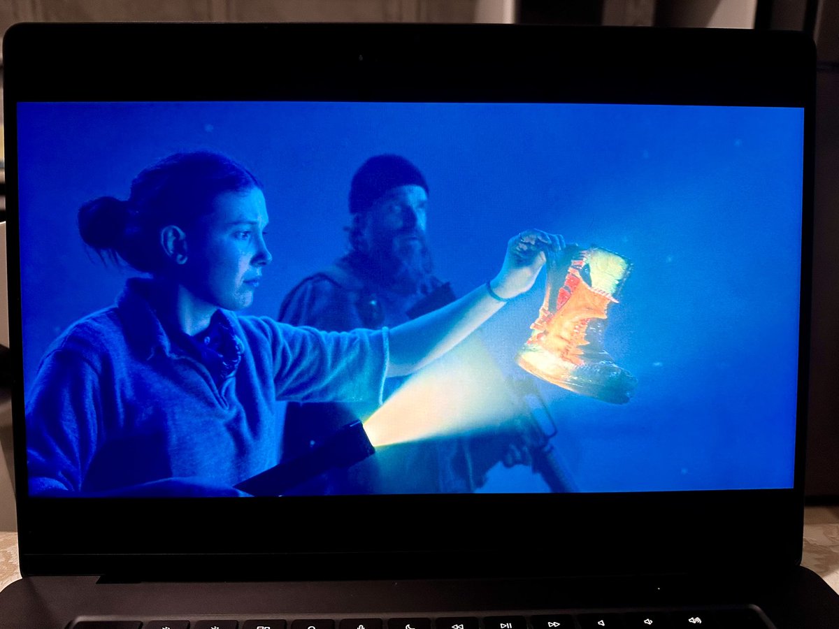 Несколько дней не заходил в твиттер, что бы не словить спойлеров
Пока 2 серии - заебись все!