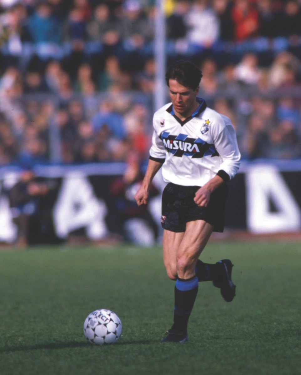 Inter_en's tweet image. Diving into the past 🔙🖤💙