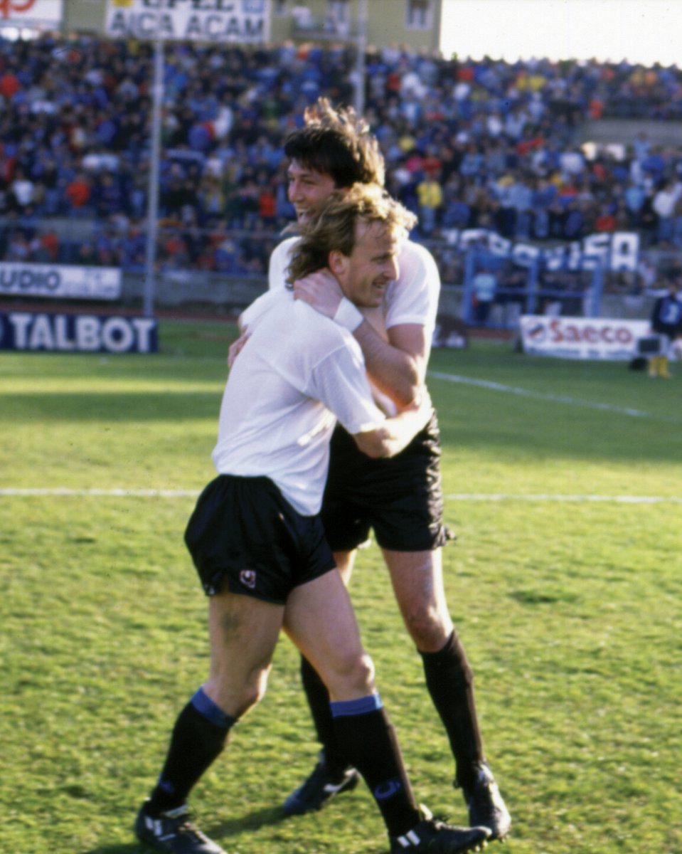 Inter_en's tweet image. Diving into the past 🔙🖤💙