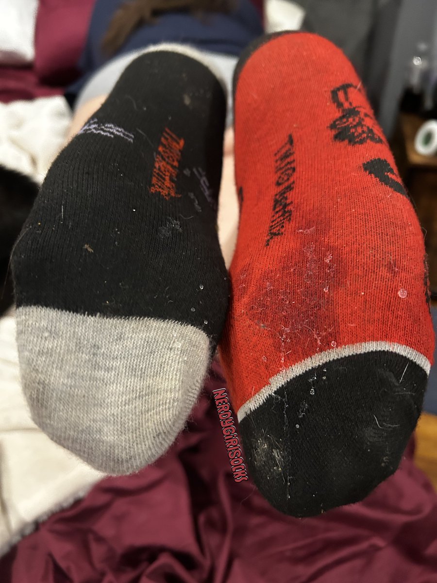 NerdyGirlSocks's tweet photo. A little part 2 of my cute mismatched #StrangerThings socks. As you can see SOMEONE made a little bit of a mess on them.๐
#StrangerThings5 #StrangerThingsSeason5 #strangerthingsday #feet #anklesocks #cutesocks #newsocks #mismatched #sockswag #socks #soles #explore #fypage https://t.co/dWwuTUwf5C