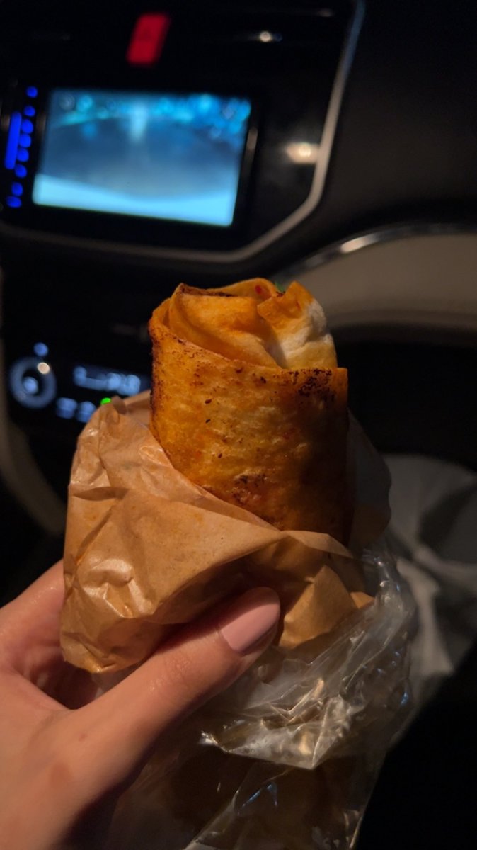 اليوم قلت بجرب حياة الفقراء وتعشيت شاورما