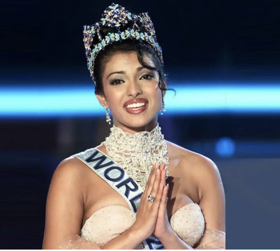 PCsCafe's tweet photo. 25 Years of LEGACY!

30 Nov 2000, was when our Queen @priyankachopra was crowned Miss World 2000! Historic! Iconic! @TeamPriyanka https://t.co/t9VEumdMtx
