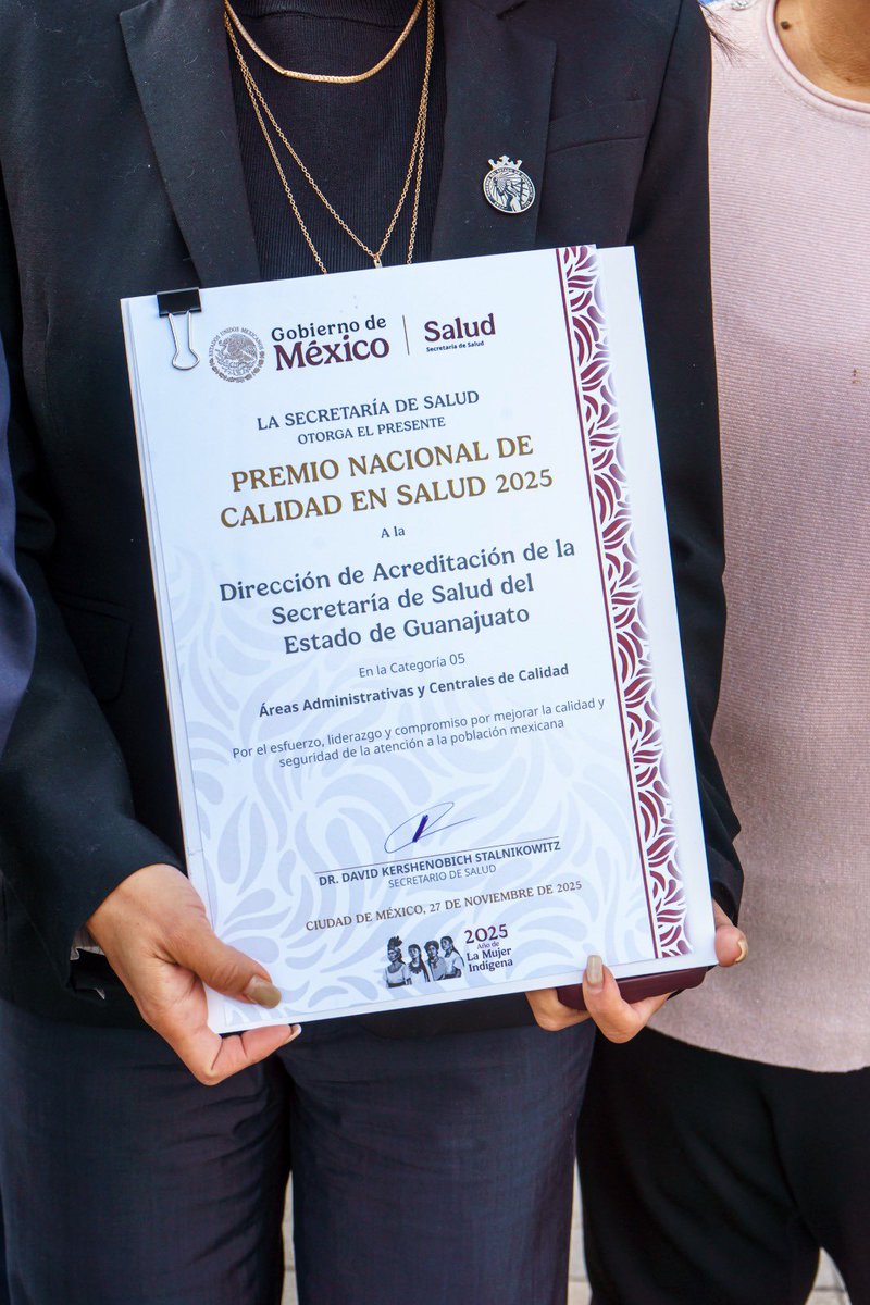 Secretaría de Salud de #Guanajuato recibe el Premio Nacional de Calidad 2025. Tres unidades de salud recibieron este distintivo en diferentes categorías. facebook.com/share/p/17r6Jh…