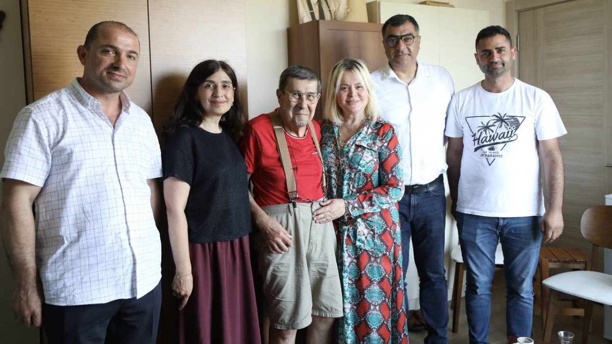 İBB Şehir Tiyatroları, Zihni Göktay’ı “Gidiş Dönüş Moskova” adlı yapımla yeniden sanatseverlerle buluşturuyor
t24.com.tr/haber/ibb-sehi…