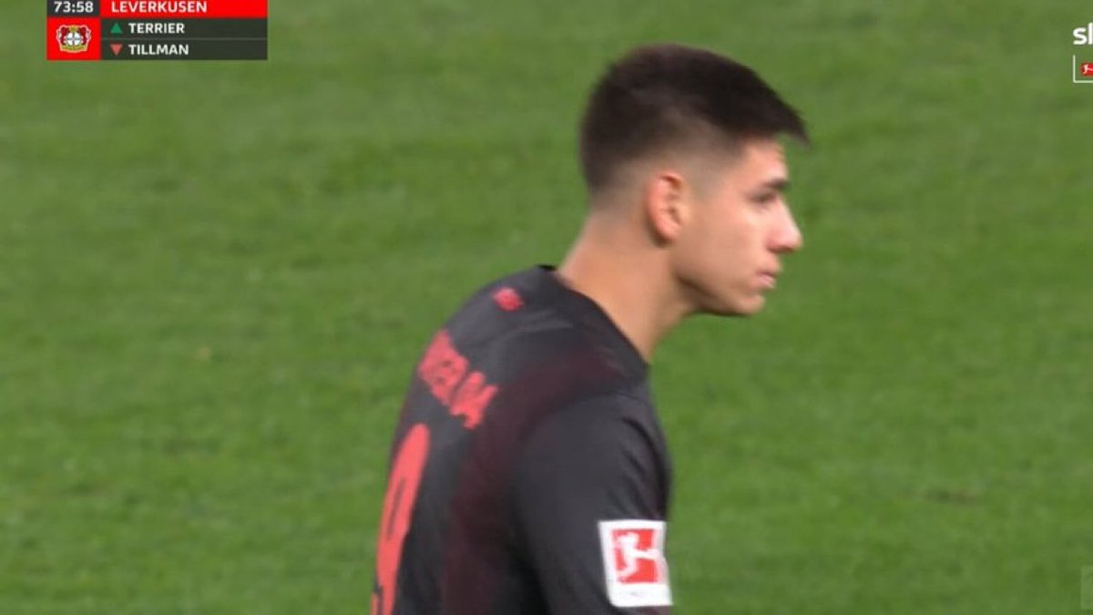 MCI_Braut's tweet photo. 📸 - CLAUDIO ECHEVERRÍ IS COMING ON FOR BAYER LEVERKUSEN!
#LEVBVB https://t.co/LEAsrBPRWO