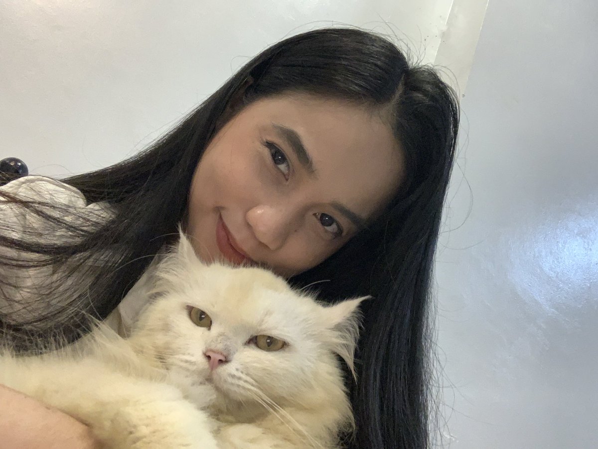 runicake's tweet photo. furmom with furbaby attendance ✅ https://t.co/kA8jAKD0Rk