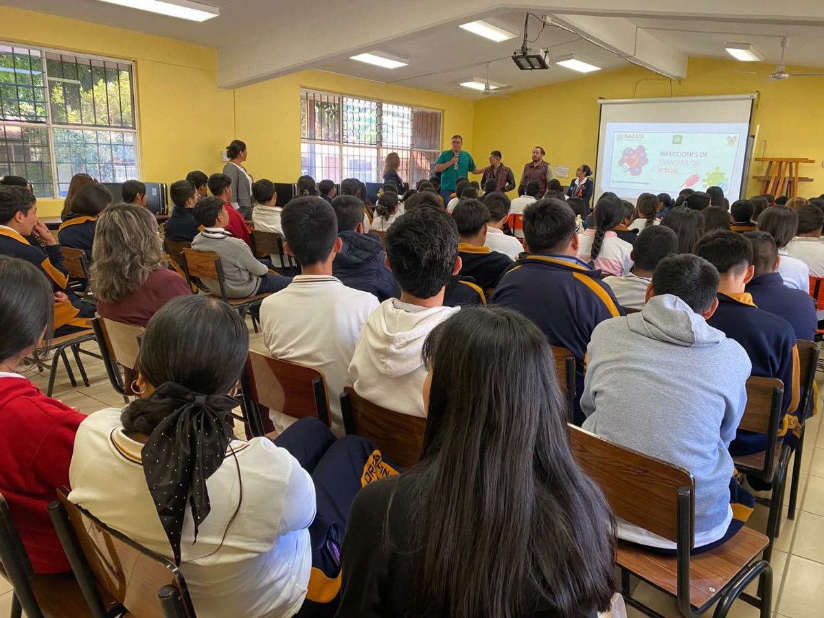 juliomenchaca_'s tweet image. Para impulsar el autocuidado en las y los adolescentes hidalguenses, instalamos, a través de la Secretaria de @Salud_Hidalgo, junto con la Jurisdicción Sanitaria de Huichapan, un módulo de pruebas rápidas de sífilis en la Presidencia Municipal de Tecozautla.

Asimismo, impartimos…