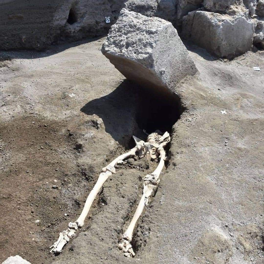archeohistories's tweet image. Ancient Pompeii victim, so-called &quot;Unluckiest&quot; Man; was not crushed by Stone block; after all, Archaeologists say .... 

Pompeii was covered under a mountain of volcanic ash 2000 years ago, but archeologists are still uncovering revealing new pieces of history from the ancient…